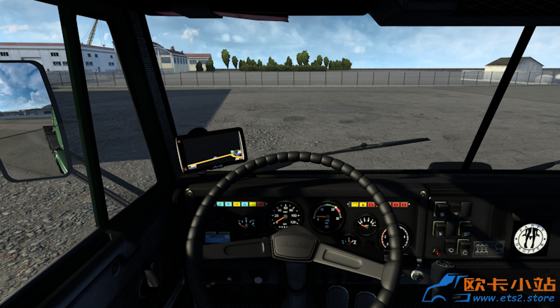 卡玛斯 KamAZ 4410 越野重卡-驾驶舱.png