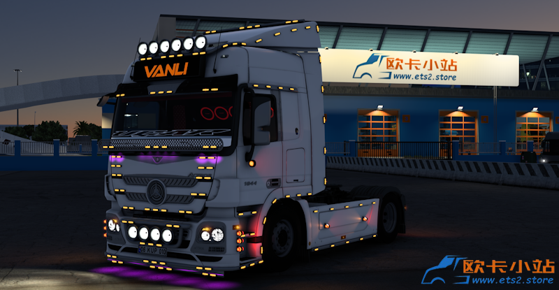 Mercedes 1844-夜间车灯.png