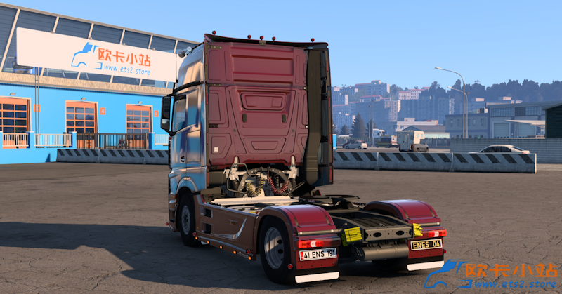 奔驰 Actros 1851 改装卡车-车尾.png