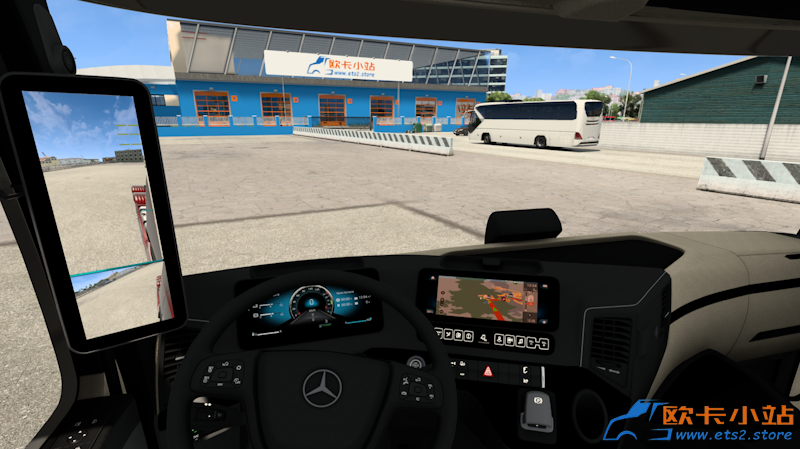 奔驰 Actros 2022款-驾驶舱.png